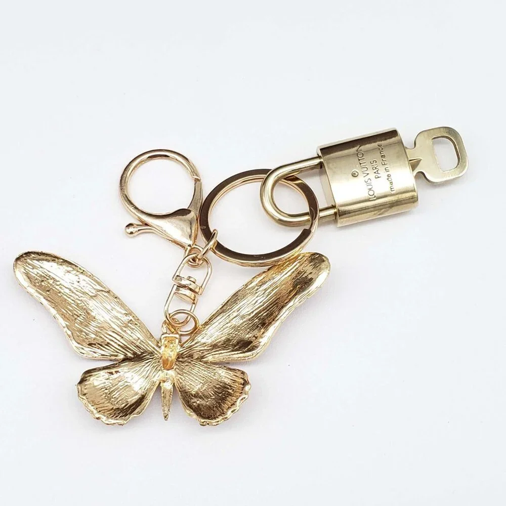 Authentic Louis Vuitton Gold Lock 🔒 Unbranded Butterfly Keychain Bag Charm LV - Picture 3 of 6